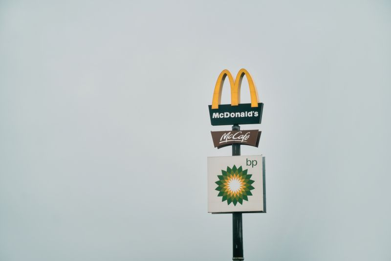 McDonald's logo – poutač
